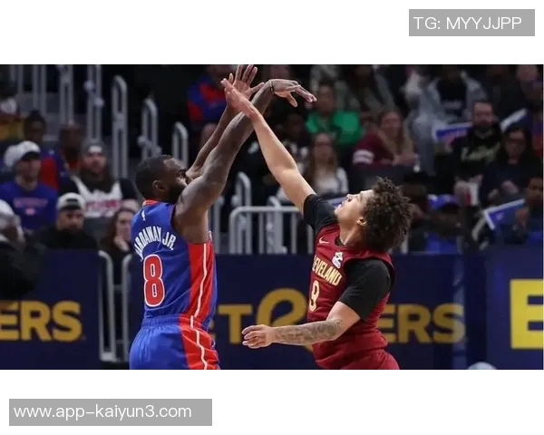 骑士客场表现出色上半场四人得分上双领先活塞22分