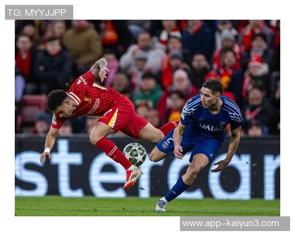 姆伯莫盛赞萨拉赫为非洲最佳阿什拉夫称霸世界右后卫之巅 姆伯莫盛赞萨拉赫为非洲最佳阿什拉夫称霸世界右后卫之巅