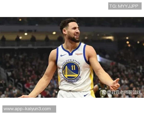 克莱首节表现抢眼三分球精准命中助力球队得分6分 克莱首节表现抢眼三分球精准命中助力球队得分6分